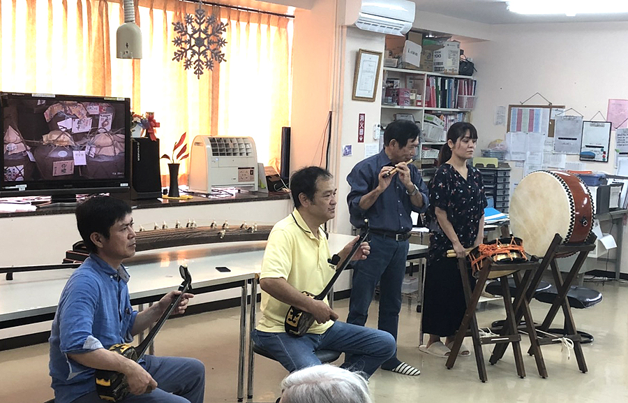 福祉施設での琉球古典音楽演奏